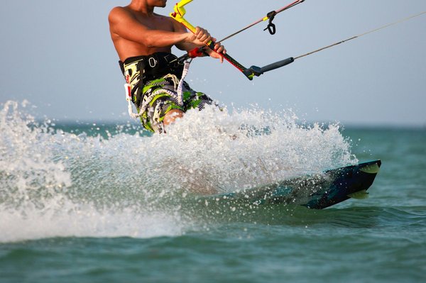 Découvrez les meilleures écoles de kitesurf à dakhla, maroc